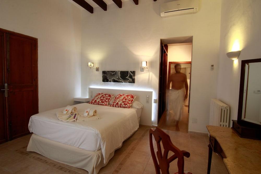 By Eurotels Hotel